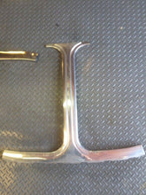 1968 - 1969 T - Top Center Roof Molding